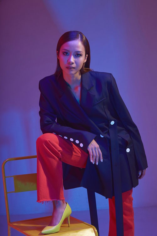 Những người đẹp bắn tiếng Anh như gió trong showbiz Việt Ảnh 6