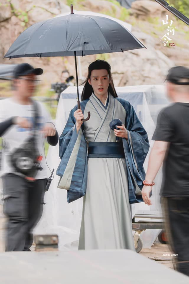 Ekip 'Sơn hà lệnh' nghèo đến mức tiếc tiền thuê diễn viên quần chúng nhưng vẫn mạnh tay chi cho Cung Tuấn Ảnh 18