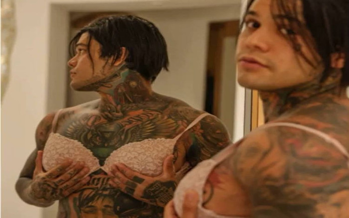 Người mẫu Colombia cấy ghép ngực chỉ để 'giải trí'