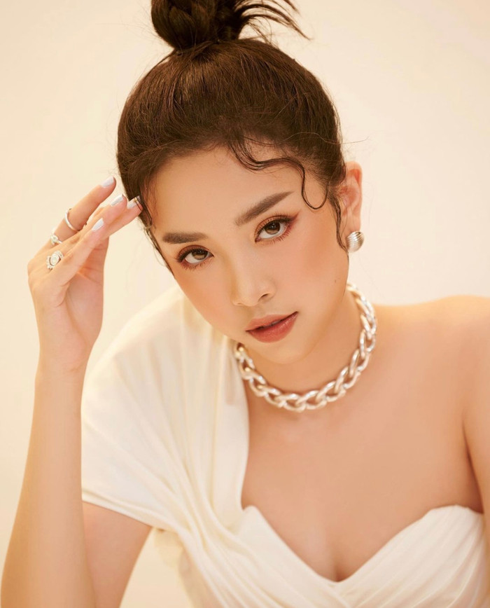 Tham gia cùng cuộc thi sắc đẹp, Thuý An giữ vị trí á hậu 2 nhưng nhan sắc, thần thái cũng vô cùng mê hoặc