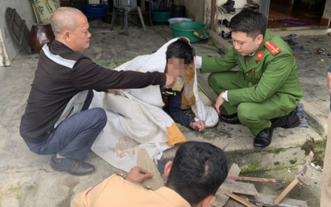 Cứu sống người đàn ông gieo mình xuống sông Lam tự vẫn Ảnh 2