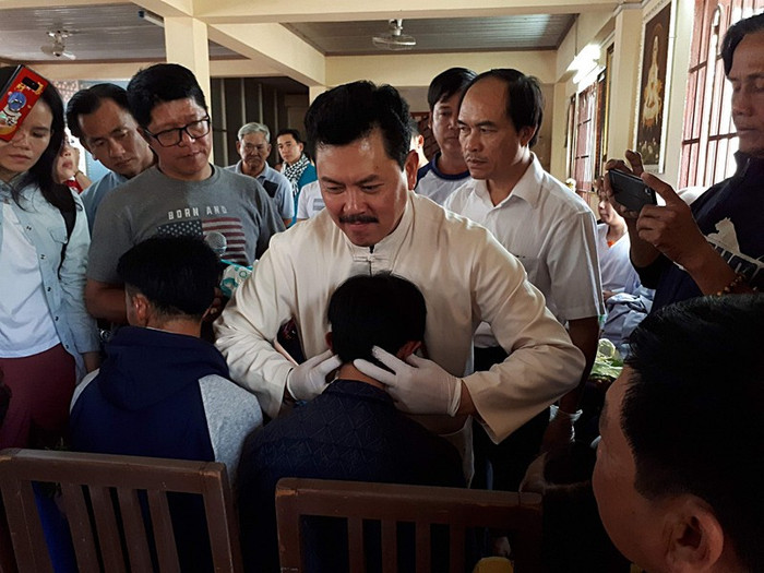 Ông Võ Hoàng Yên từng tuyên bố đã chữa khỏi cho hàng ngàn người bị câm biết nói.