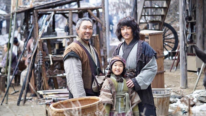 'Sông đón trăng lên': Ở phim thì ngược đãi nhau nhưng ở hậu trường Kim So Hyun và Lee Ji Hoon 'cute xỉu' Ảnh 6