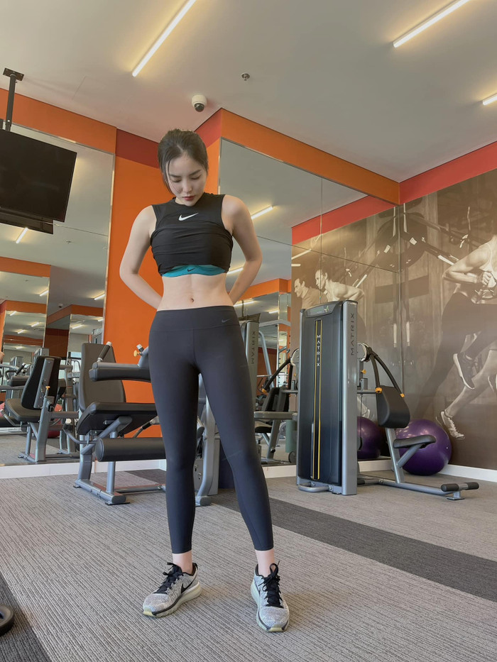 Chăm chỉ tập luyện, Kỳ Duyên nay đã có cho mình vòng eo thon thả, đáng ngưỡng mộ. 