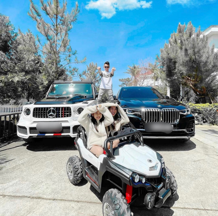 Đại gia Minh Nhựa gây choáng với màn khoe bộ sưu tập siêu xe trăm tỷ có '1-0-2' Ảnh 12