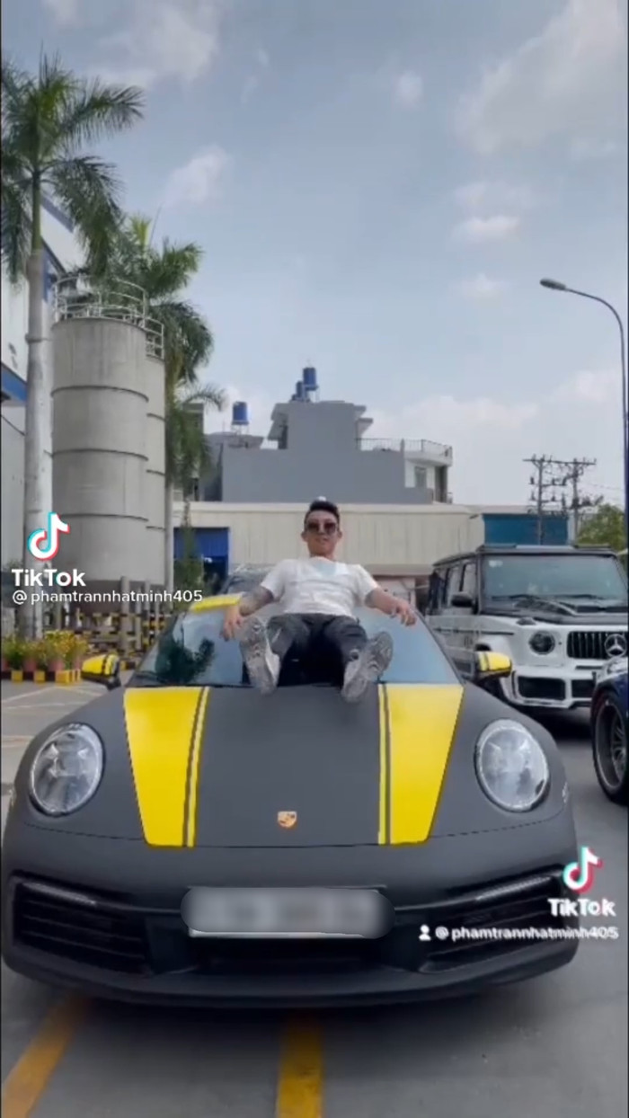 Đại gia Minh Nhựa gây choáng với màn khoe bộ sưu tập siêu xe trăm tỷ có '1-0-2' Ảnh 8