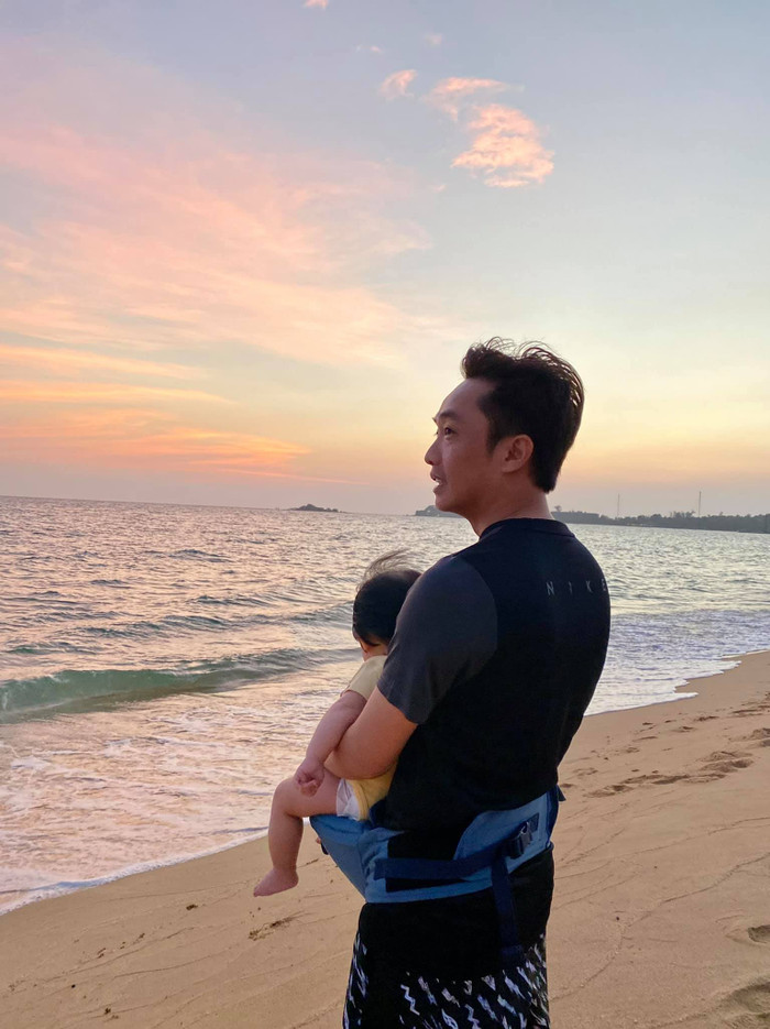 Cường Đô La chia sẻ khoảnh khắc hôn môi vợ yêu 'cực ngọt' khi đi nghỉ dưỡng khiến dân mạng ghen tị Ảnh 3