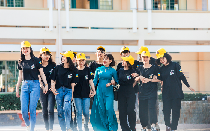 Teen THPT Xuân Lộc 'vượt mặt' học sinh cả nước, đoạt ngôi vương cuộc thi 'Thiết kế áo lớp 2021' Ảnh 2