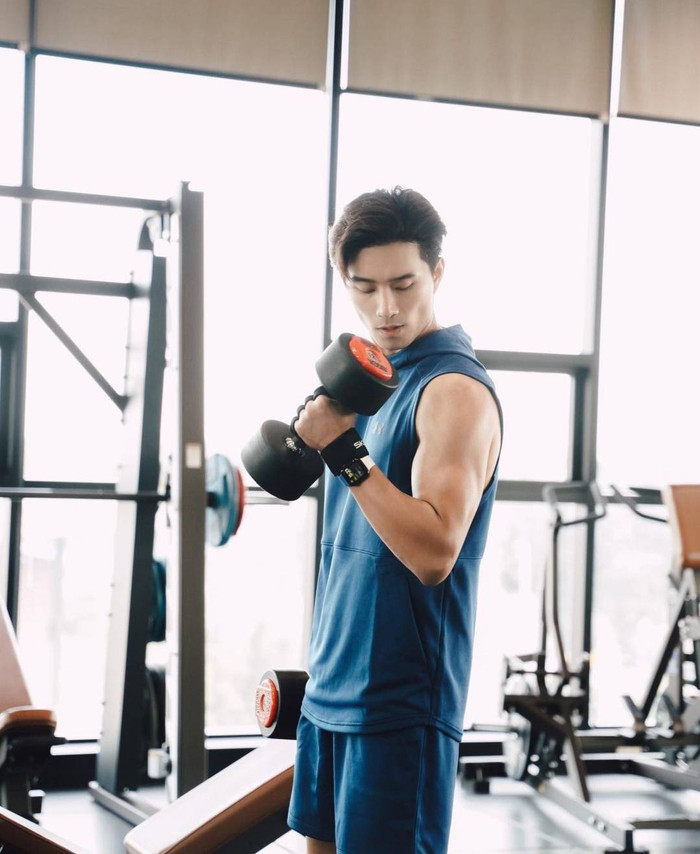 Ông bố 2 con cực phẩm Bie Thassapak khoe cơ bụng 6 múi săn chắc, sẵn sàng trở lại Trung Quốc làm việc Ảnh 8