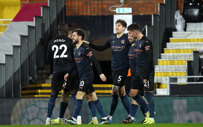 Man City hơn MU 17 điểm, thẳng tiến đến ngai vàng Ảnh 2