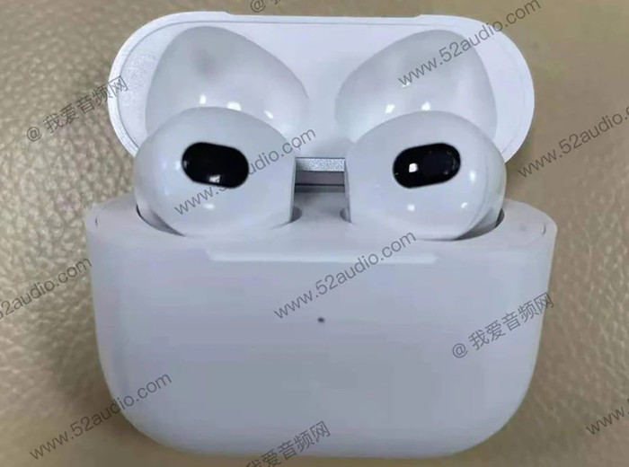 Hộp sạc AirPods 3 sở hữu thiết kế giống với phiên bản AirPods Pro, nhưng có chiều dài ngắn hơn. (Ảnh: 52audio)