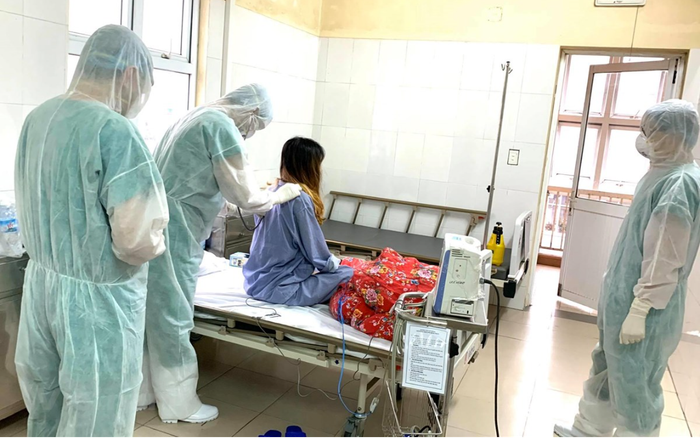 Hai bệnh nhân mắc COVID-19 tiên lượng tử vong cao có tiến triển bất ngờ, dần hồi phục sức khỏe Ảnh 2