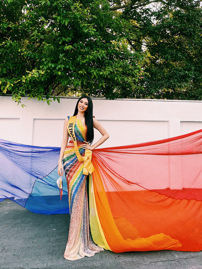 Ngọc Thảo diện váy cờ lục sắc ủng hộ cộng đồng LGBT nổi bật tại Miss Grand: Nước cờ khéo như H'Hen Niê! Ảnh 2