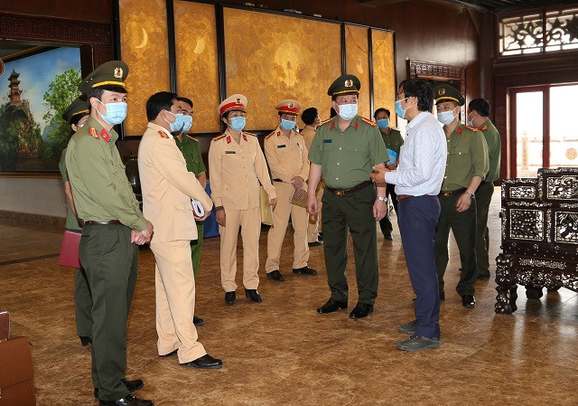 Lãnh đạo Công an tỉnh Hà Nam cùng đoàn công tác Công an tỉnh tiến hành kiểm tra thực địa công tác bảo đảm an ninh trật tự tại khu du lịch chùa Tam Chúc.