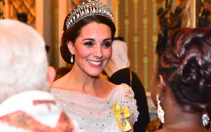 Bí ẩn tủ đồ Hoàng gia: Choáng ngợp vì trang sức kim cương tuyệt phẩm của Hoàng gia Anh Ảnh 2