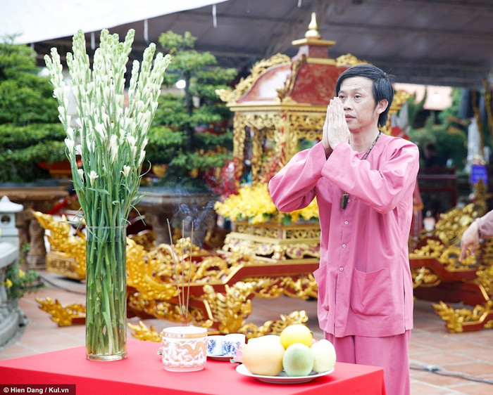 Nghệ sĩ Hoài Linh review từng cây ở vườn nhà thờ Tổ, trong đó có cây lên đến 7 tỷ đồng Ảnh 3