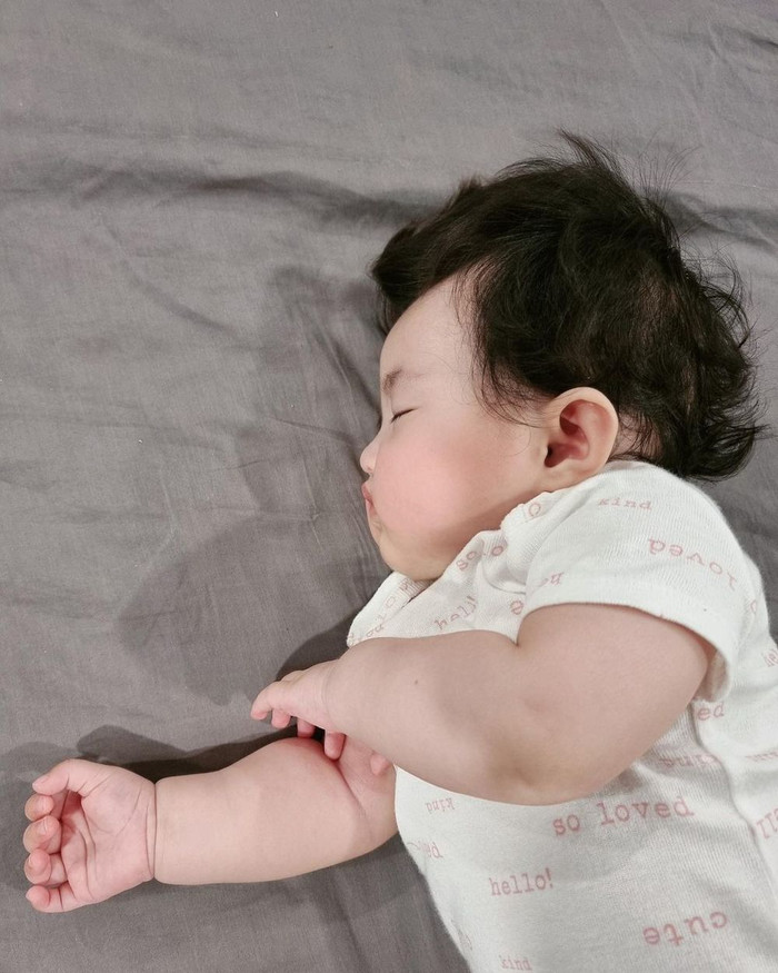 Khoe hình ảnh Winnie má bánh bao 'tràn cả màn hình', Đông Nhi tiết lộ bí kíp nuôi con Ảnh 2