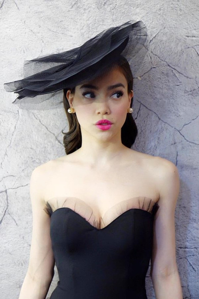 Màu nào cũng được, nhưng đừng chọn hồng cánh sen nếu không muốn rơi vào hình ảnh 'sến sẩm' thế này. 