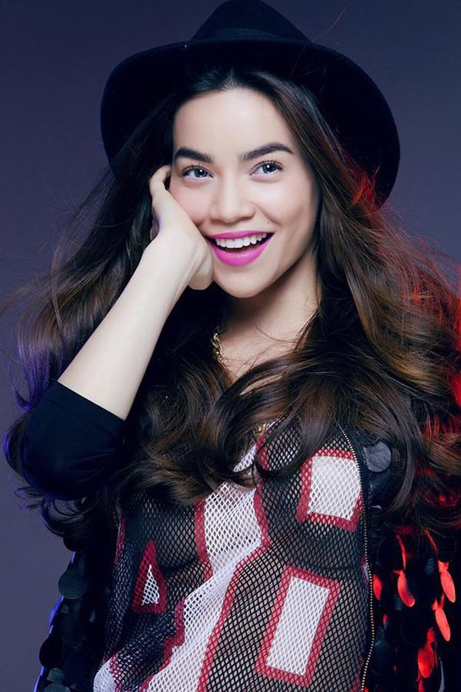 Sở hữu nét đẹp rất Tây cùng thần thái chẳng phải dạng vừa, thế nhưng chính Hà Hồ cũng từng bị chê trách vì màu son này. 