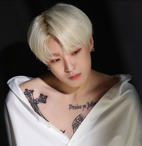 8 Idol nam có gu thời trang nữ tính: Vương Nhất Bác, RM (BTS), Baekhyun khó sánh với Kim Heechul! Ảnh 5