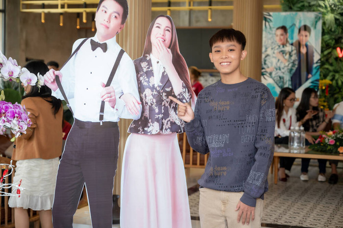 Cách đây vài ngày, Hồ Văn Cường cũng xuất hiện tại 1 sự kiện của Phi Nhung và Mạnh Quỳnh.