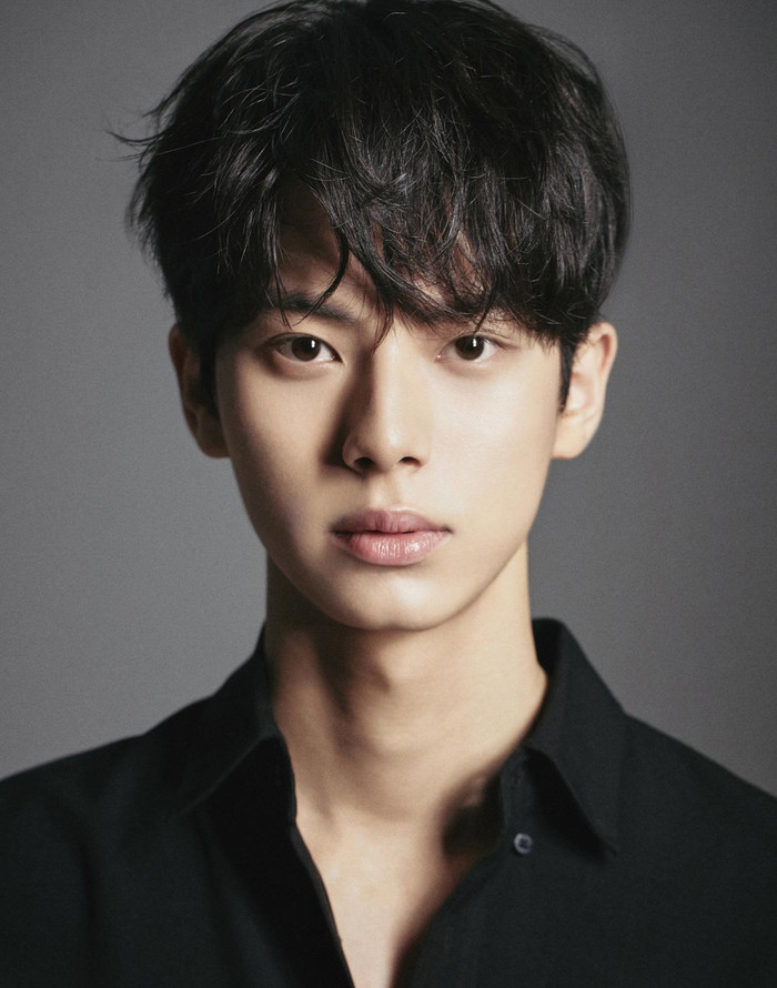 Nam diễn viên tân binh Lee Chae Min sẽ ra mắt trong bộ phim truyền hình được chờ đợi của tvN, High Class Ảnh 3