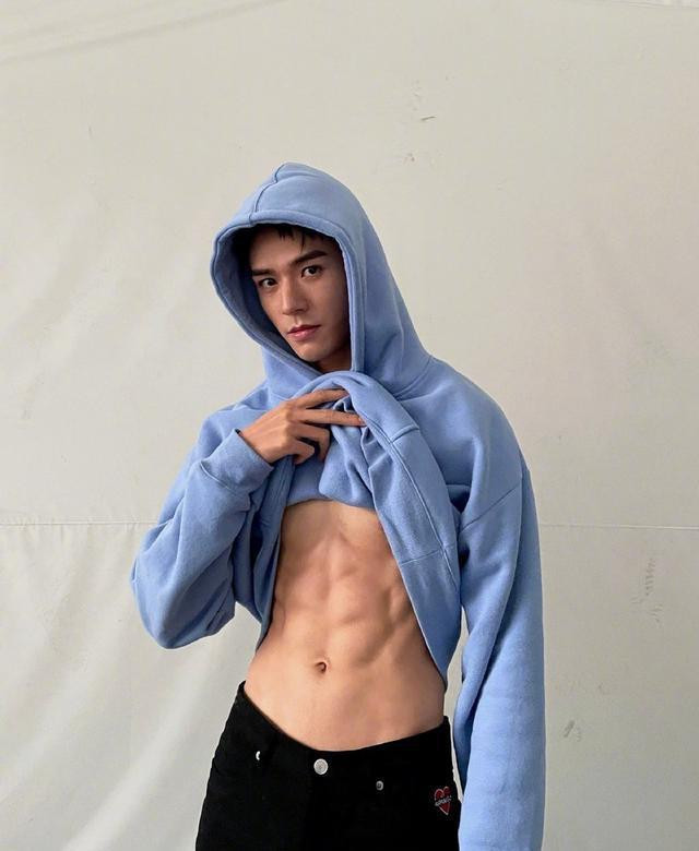 Hình ảnh điển trai thời sinh viên của Cung Tuấn thu hút cư dân mạng Ảnh 10