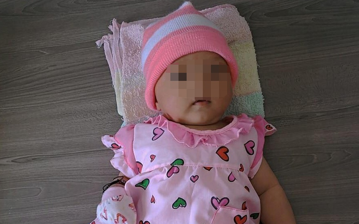 Bé gái khoảng 3 tháng tuổi bị bỏ rơi trước cửa nhà dân lúc giữa đêm Ảnh 2