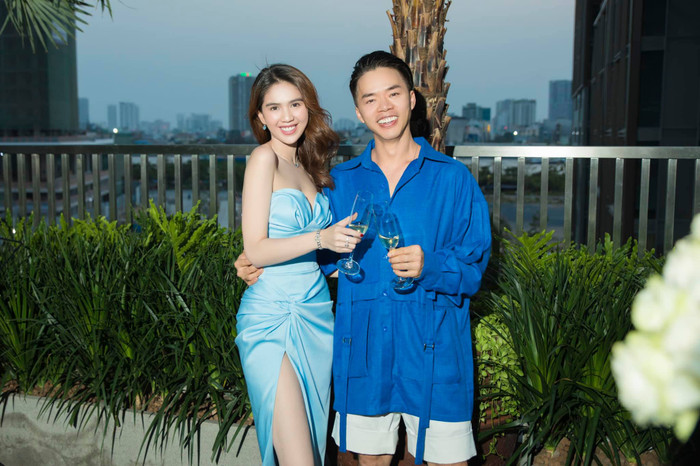 Ngọc Trinh và những người bạn đều rất biết cách ăn diện khi đi chơi cùng nhau