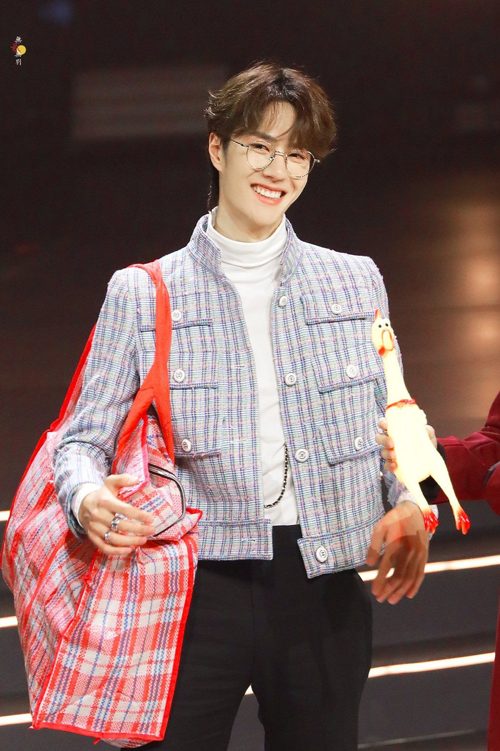 Vương Nhất Bác phủ nhận hẹn hò TTS 'Produce 101' Ảnh 7