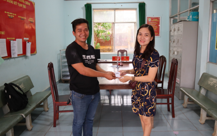 Người phụ nữ trả lại vàng cho người đánh rơi ở vỉa hè Ảnh 2