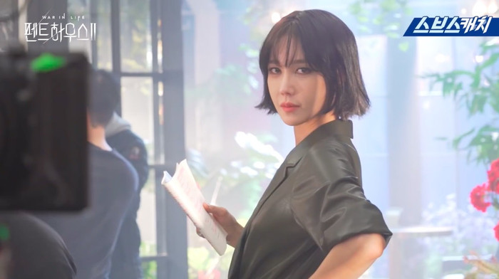 Lee Ji Ah nói gì về việc trở lại trong 'Penthouse 2' Ảnh 3