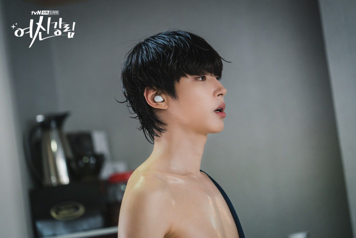 10 lý do khiến 'mọt phim' mê mệt Hwang In Yeop: Đẹp trai, tay đua thứ thiệt hay giọng hát? Ảnh 14