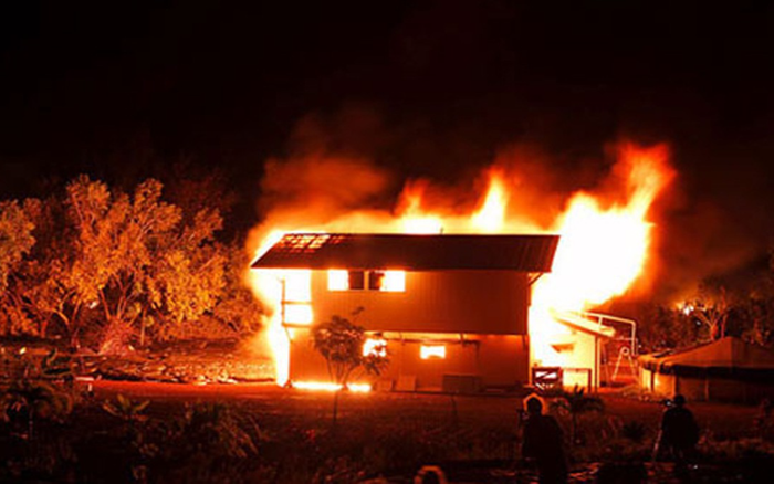 Cho rằng người thân không quan tâm, cụ ông 70 tuổi phóng hỏa đốt 3 căn nhà Ảnh 2