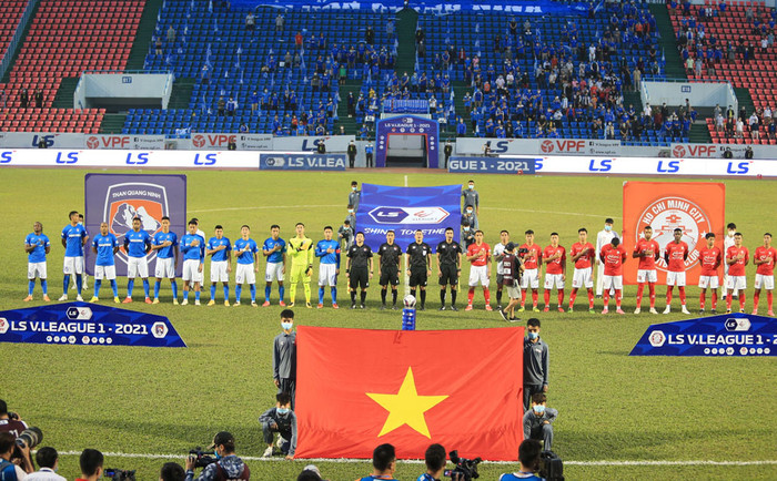 Cựu còi vàng V.League: Trọng tài bắt thế quá buồn, CLB TPHCM mất oan bàn thắng! Ảnh 1