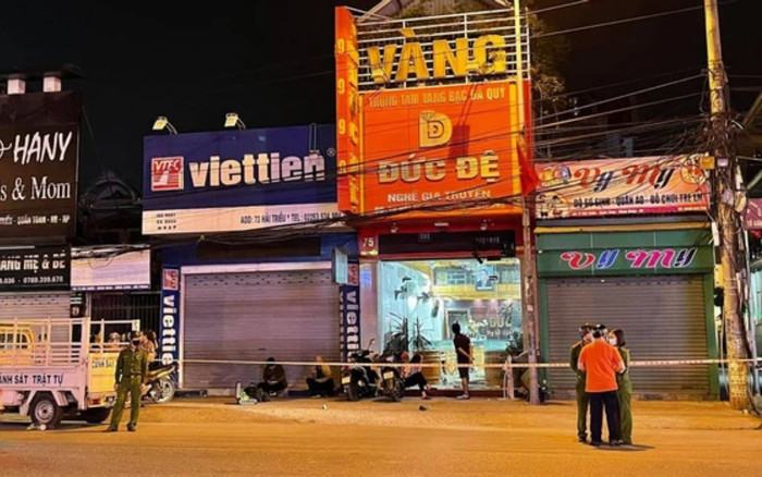 Nghi phạm nổ mìn tại tiệm vàng ở Hải Phòng thường xuyên học cách chế bom mìn trên mạng Ảnh 2