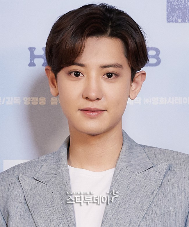 Chanyeol (EXO) lộ diện sau scandal: Mắt ngấn lệ, mặt mũm mĩm! Ảnh 3