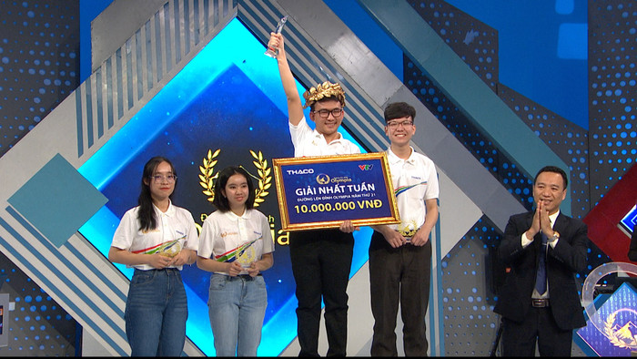 Việt Thái ở cuộc thi tuần