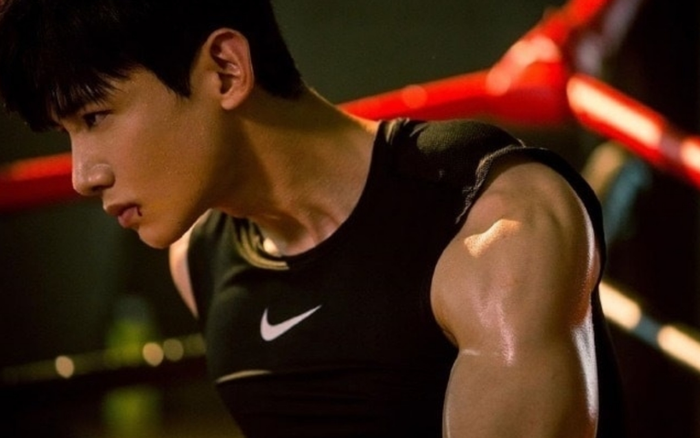 Bạch Kính Đình: Mặt học sinh, thân hình phụ huynh Ảnh 2