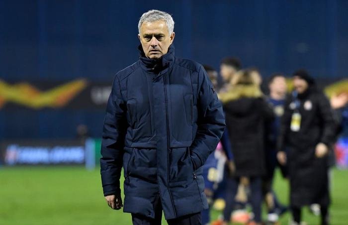 Mourinho: 'Nói thật, tôi cảm thấy không thể buồn hơn nữa" Ảnh 2