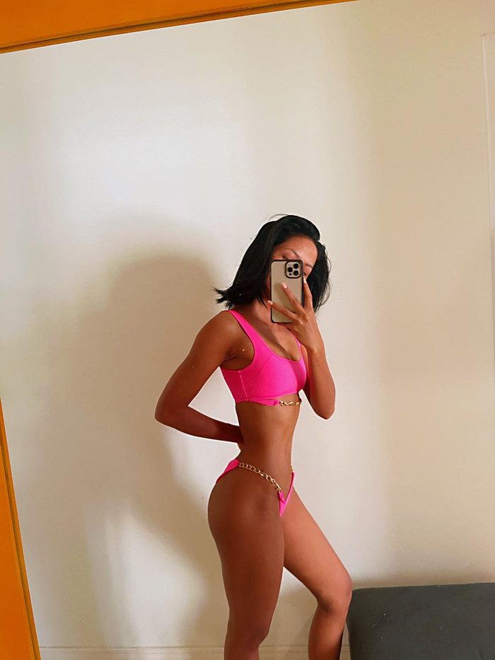 H'hen Niê khoe eo thon 'sắc lẹm' trong gam hồng nổi bật Ảnh 7