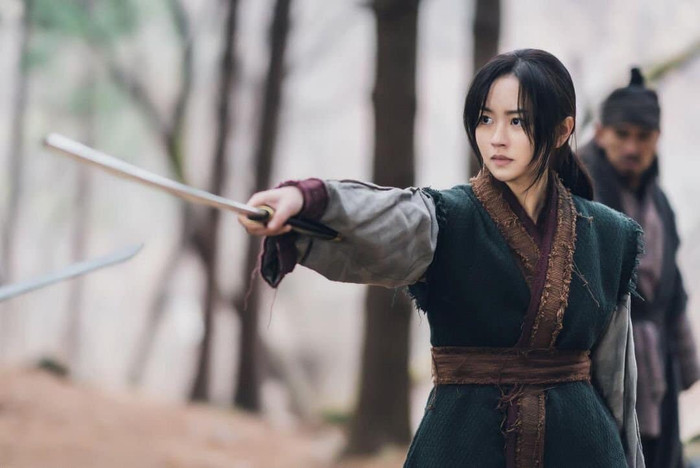 'Sông đón trăng lên': Kim So Hyun trở về quê với Na In Woo, cuộc chiến mẹ chồng nàng dâu bắt đầu Ảnh 11