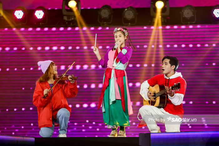 Công chúa Tuyết Anh đội BigDaddy - Emily làm mới ca khúc dân gian 'Trống cơm' khiến dàn HLV mê mẩn Ảnh 7