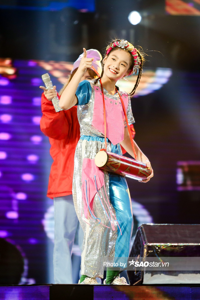 Công chúa Tuyết Anh đội BigDaddy - Emily làm mới ca khúc dân gian 'Trống cơm' khiến dàn HLV mê mẩn Ảnh 6