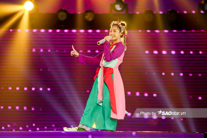 Công chúa Tuyết Anh đội BigDaddy - Emily làm mới ca khúc dân gian 'Trống cơm' khiến dàn HLV mê mẩn Ảnh 5