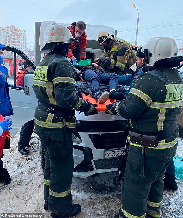 Trong giây phút nghĩ quẩn, nam sinh 11 tuổi đã dại dột tự làm hại mình. 