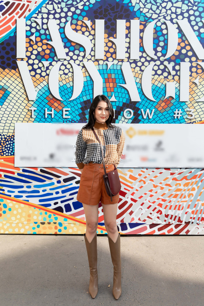 Cô ghi điểm với vẻ đẹp tinh tế, tao nhã. 