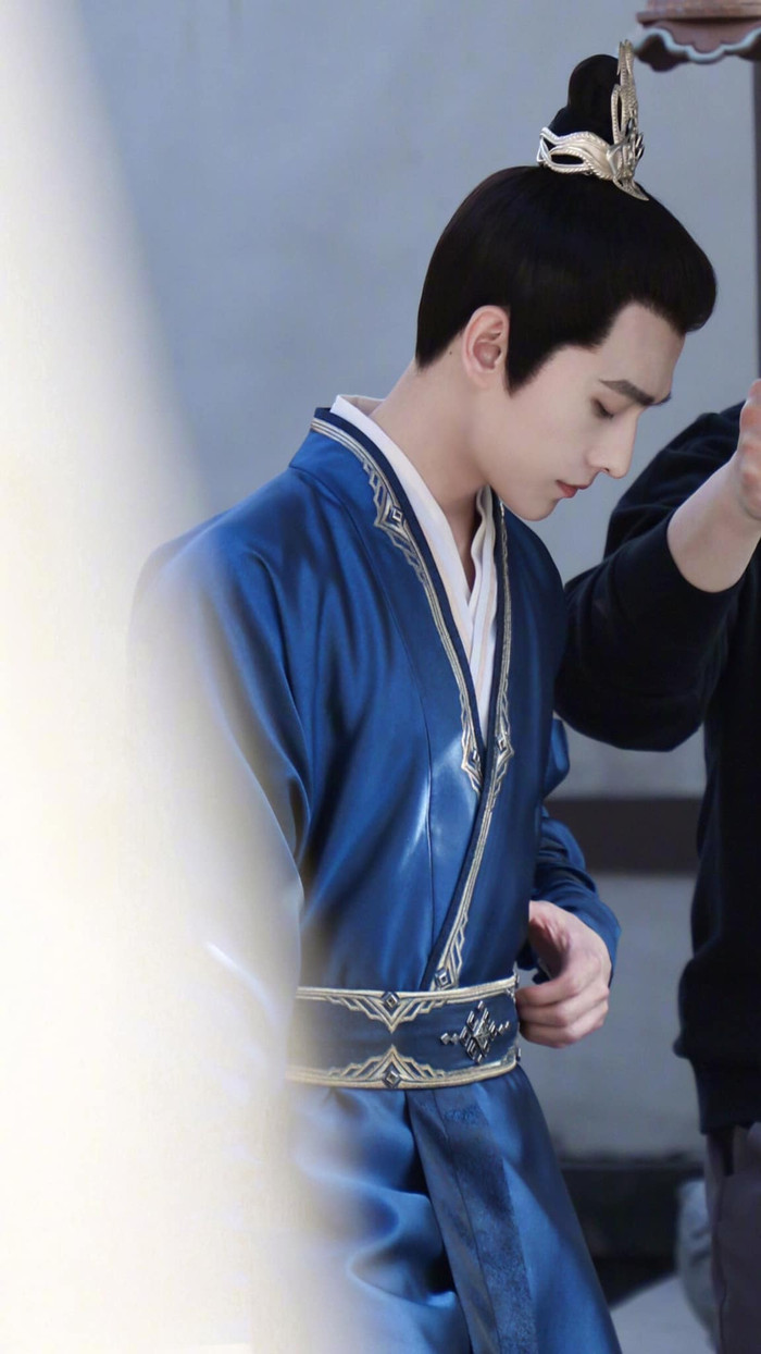 Dương Dương búi tóc đẹp không góc chết trên phim trường 'Thả thí thiên hạ' Ảnh 5