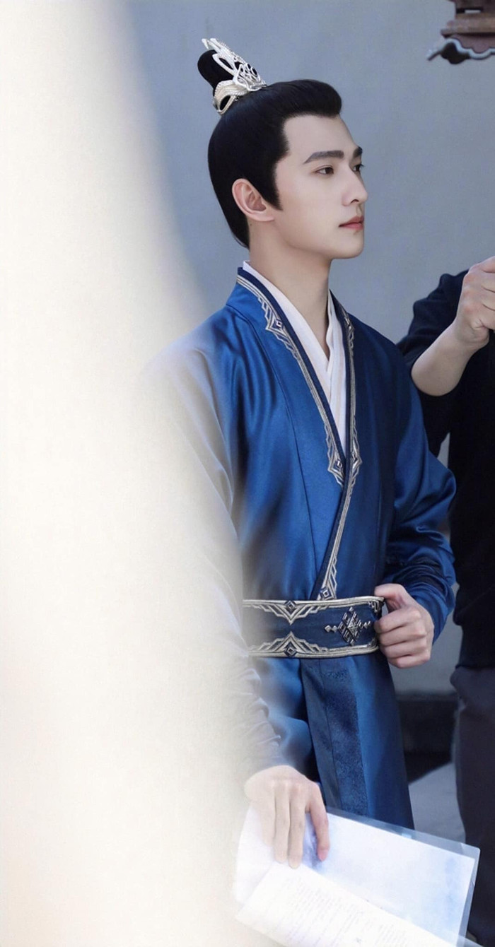 Dương Dương búi tóc đẹp không góc chết trên phim trường 'Thả thí thiên hạ' Ảnh 6