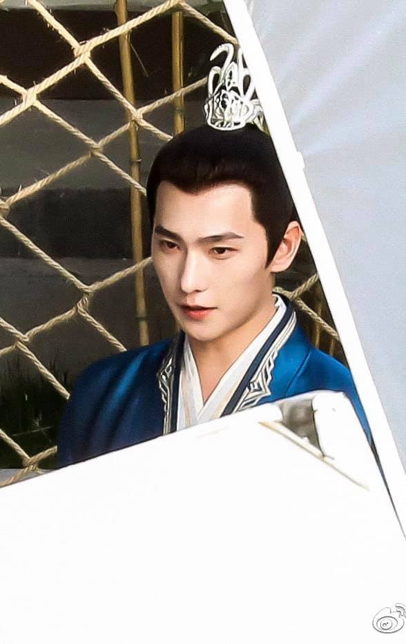 Dương Dương búi tóc đẹp không góc chết trên phim trường 'Thả thí thiên hạ' Ảnh 3